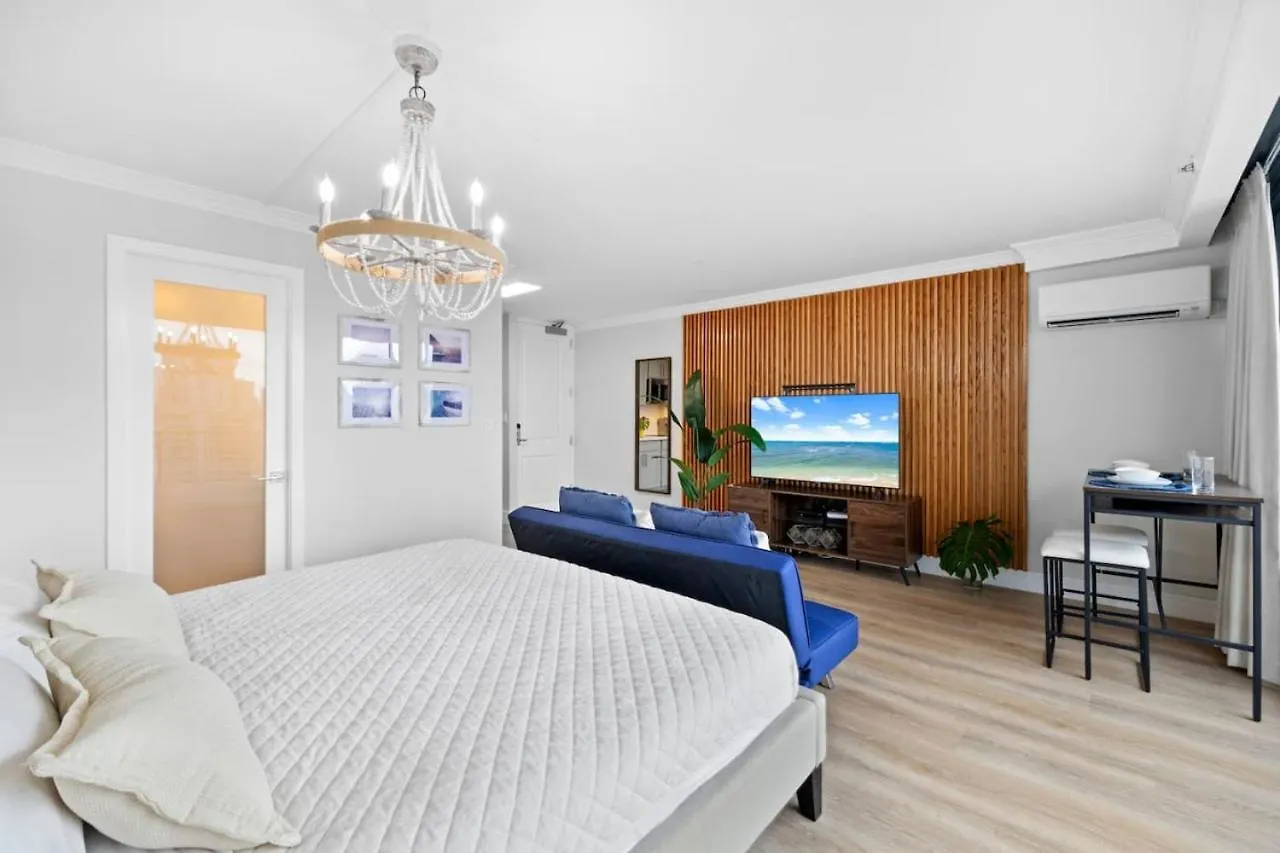 Chic Boutique Hotel And Upgraded Rg Honolulu